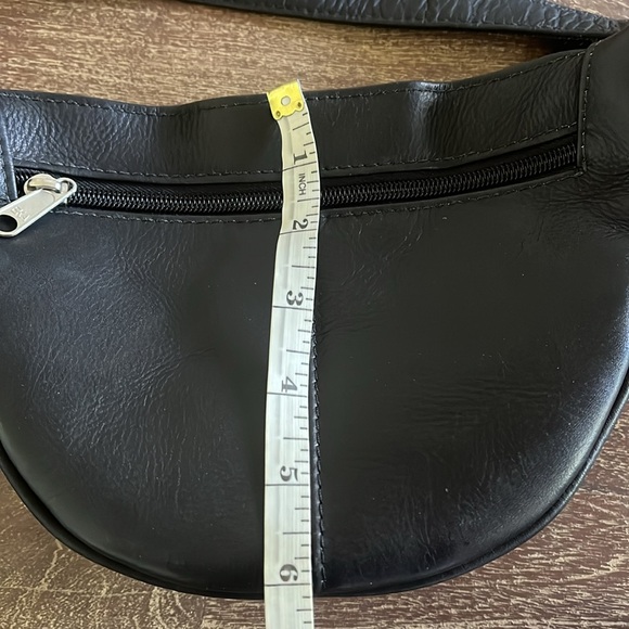 Latico Black Leather Fanny Pack/Sling bag - Picture 12 of 12